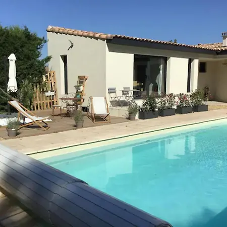 Au Pied Du Luberon Apartment