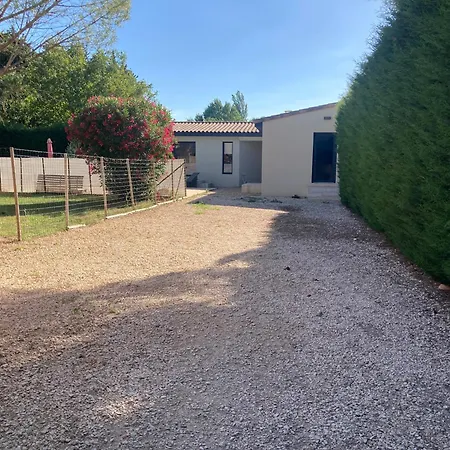 Au Pied Du Luberon Apartment Caumont-sur-Durance